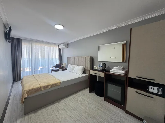 غرفة ديلوكس بسرير مزدوج بإطلالة على البحر، Airport Kumsal Otel 9/10