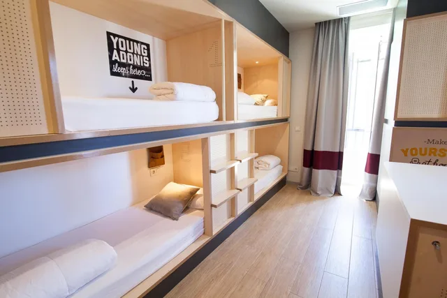 Female Dorm, Female Only, 8 Beds، Toc Hostel Madrid 1/2
