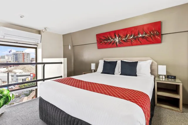 شقة تنفيذية بسرير كوين مع أريكة، Metro Apartments On Darling Harbour Sydney 3/4