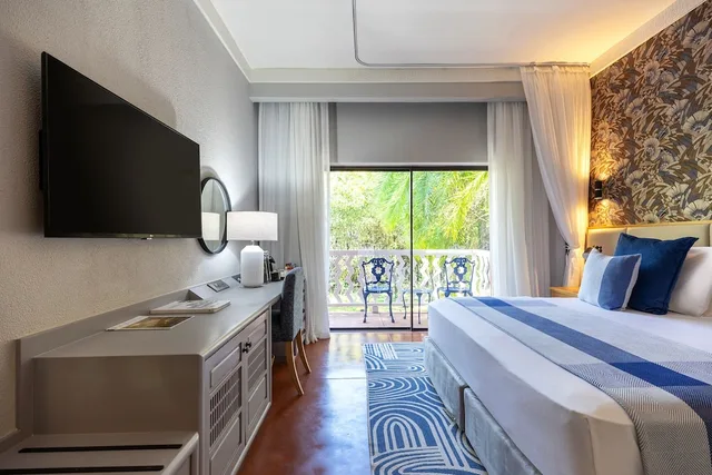 Superior, Twin Beds, Lagoon View، Avani Victoria Falls Resort 1/1