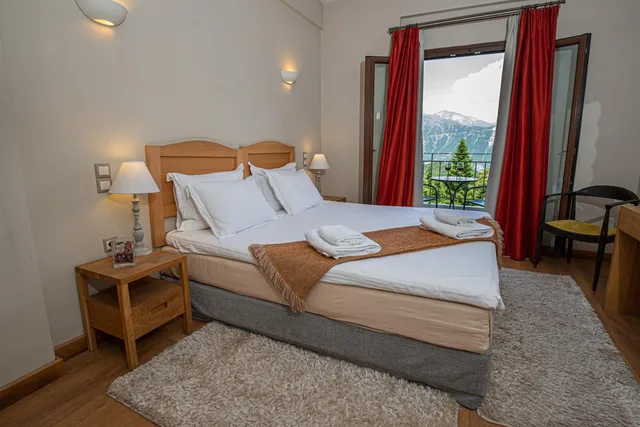 غرفة ثلاثية بإطلالة على الجبل، Anavasi Mountain Resort 3/10