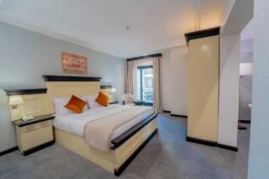 جناح جونيور بسرير كينج بشرفة بإطلالة، Temple Hotel by Voyage Luxor 1/1