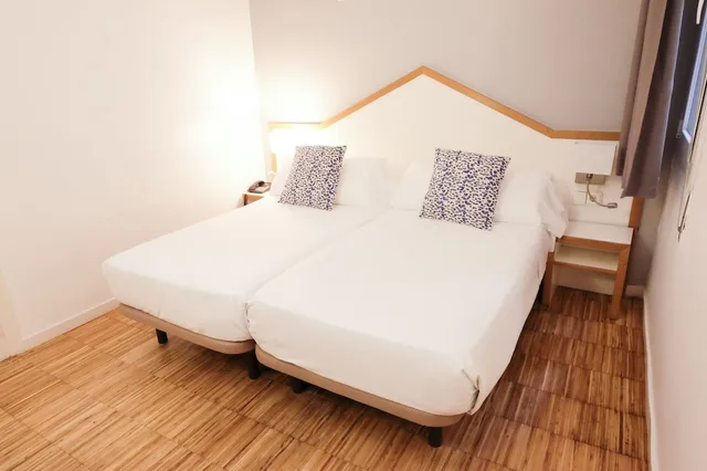 غرفة قياسية بسريرين منفصلين، Subur Hotel Sitges 3/10