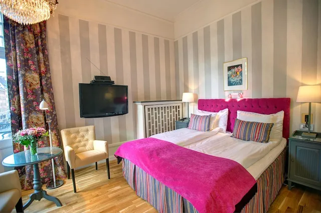 غرفة ديلوكس بسرير كوين، Hotel Kung Carl, Worldhotels Crafted 7/8