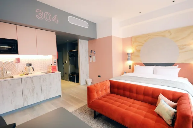 Compact, Studio, Twin Beds، Second Nature Southampton 2/4
