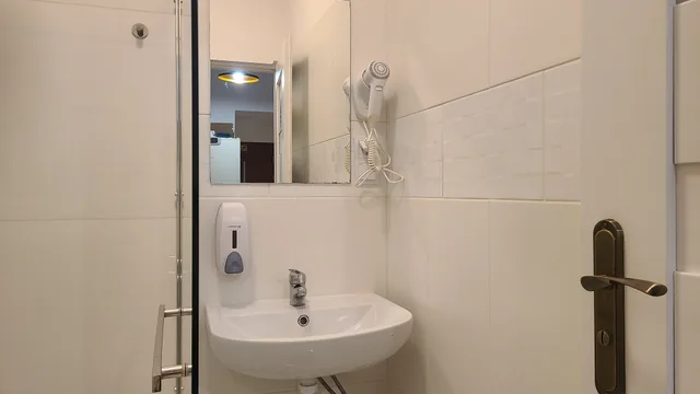 غرفة ديلوكس بسرير مزدوج، Lorf Hostel&Apartments 2/5