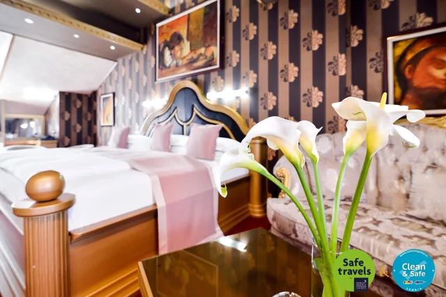 جناح رئاسي بشرفة، Prezident Hotel 3/6