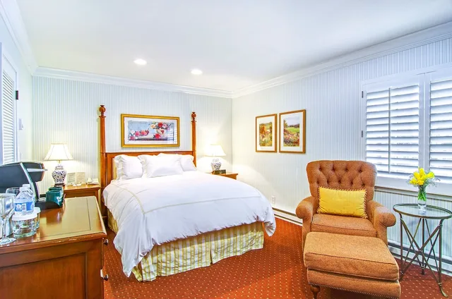 غرفة قياسية بسرير كوين، Wayside Inn 2/4