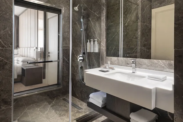 Superior, Twin Beds, Executive Level, Lounge Access، Istanbul Marriott Hotel Sisli 7/9