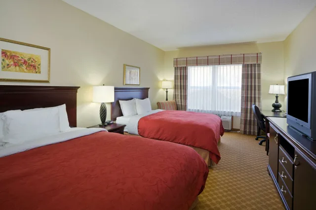 غرفة بسريرين كوين، AmericInn by Wyndham Iron Mountain 2/3