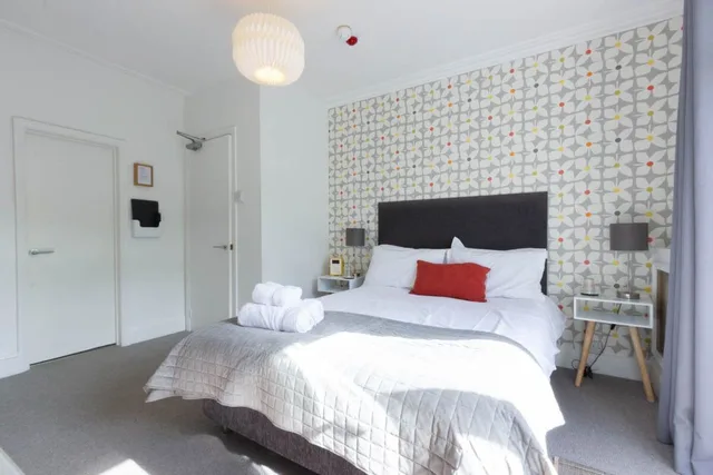 Luxury, King Bed, Balcony, The White House 3/7