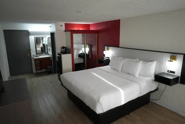 Superior, Suite, King Bed, Ramada by Wyndham Tulsa Broken Arrow 1/5