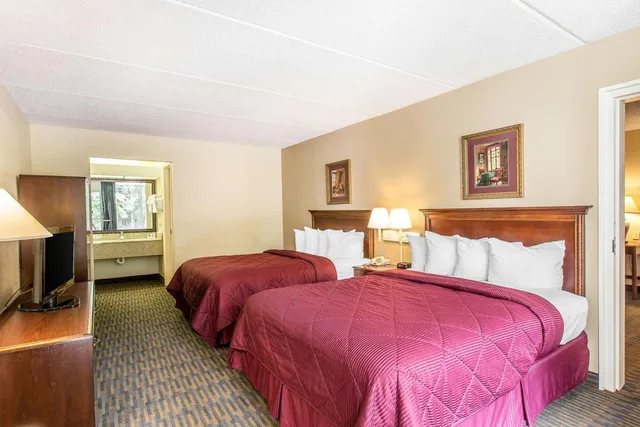 جناح بسرير كوين، Quality Inn & Suites Easley - Greenville 1/7