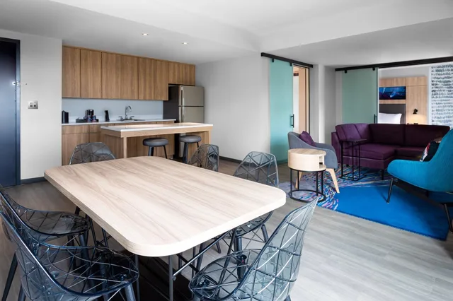 Suite, King Bed, Bay View، Aloft San Juan 4/6