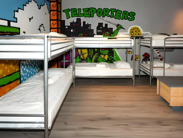Bunker, Game, 3 Bunk Beds, Amsterdam Teleport Hotel 1/1