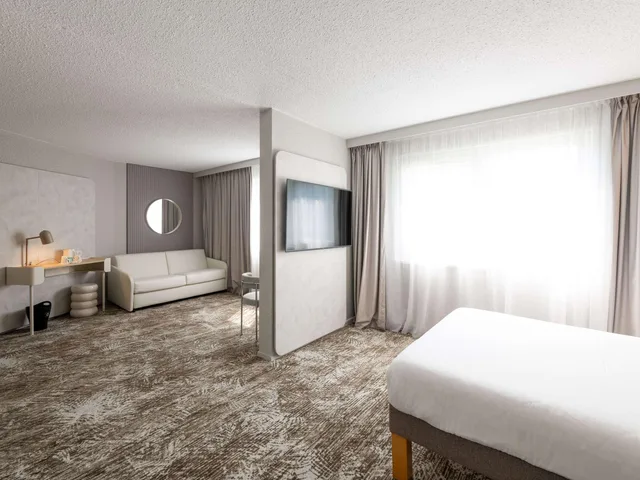 غرفة قياسية بسرير مزدوج، Novotel Macon Nord 1/4
