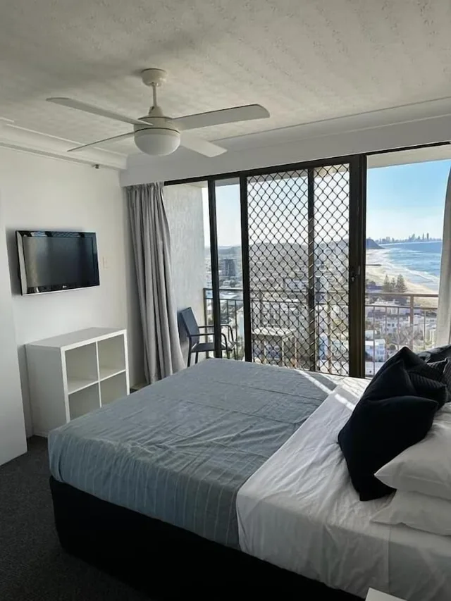 2 Bedrooms, Deluxe, Apartment, Queen and Twin Beds, Beach Front، ROYAL PALM RESORT 7/10