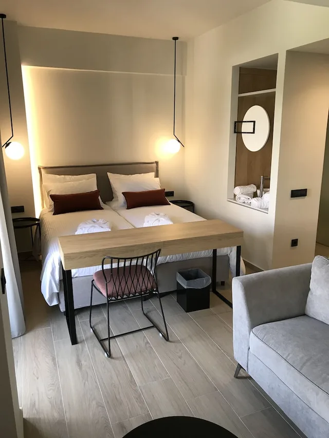 جناح سوبيريور بسرير مزدوج مع أريكة، The City Hotel and Suites - Adults Only 3/4