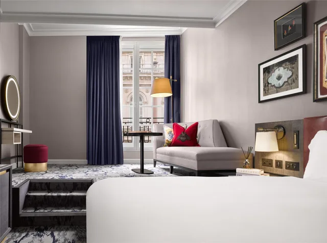 St James, King Bed، The Trafalgar St. James London, Curio Collection by Hilton 5/6