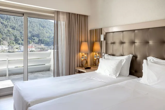غرفة قياسية بسريرين منفصلين، Hotel Porta do Sol Conference Center and Spa 2/4