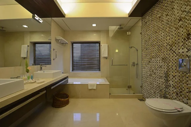 Luxury, Suite, King Bed, Beach Side, Ocean View، Sun N Sand 7/8