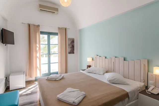 غرفة قياسية بسرير مزدوج أو سريرين منفصلين، Iris Boutique Hotel 1/4