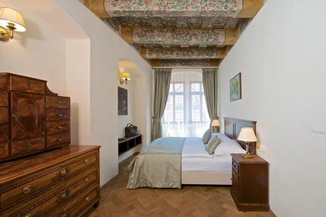 شقة فاخرة بـ3 غرف نوم، Residence U Mecenase 1/1