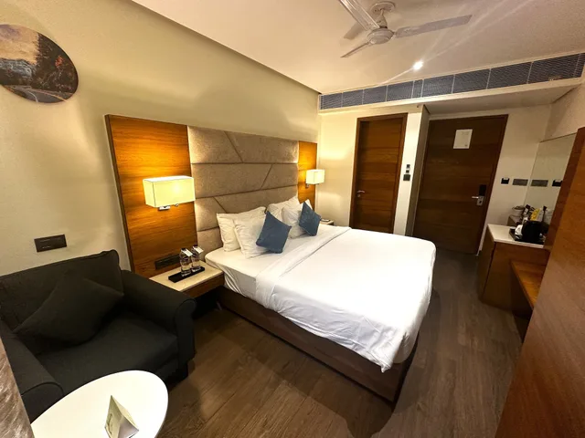 Green, King Bed، The Fern Residency Ajmer 4/10