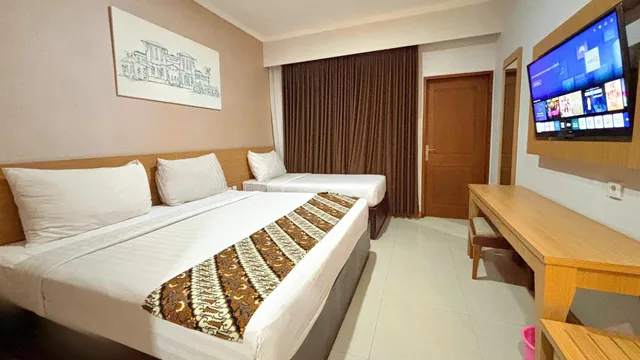 غرفة سوبيريور ثلاثية، Emersia Malioboro Hotel 1/1
