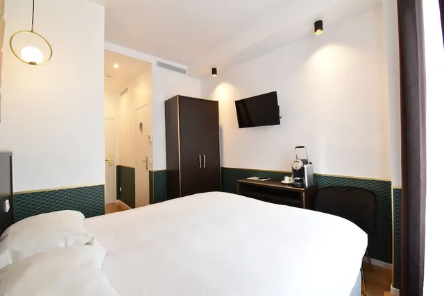 غرفة قياسية بسرير كوين، Hotel Bonne Nouvelle Paris 1/9