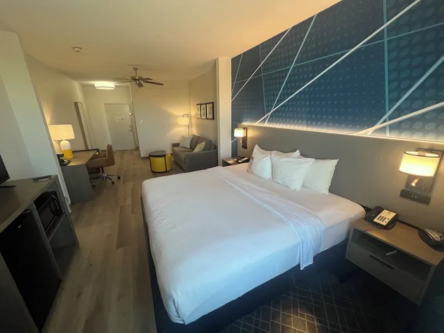 جناح، Comfort Suites San Angelo 2/4