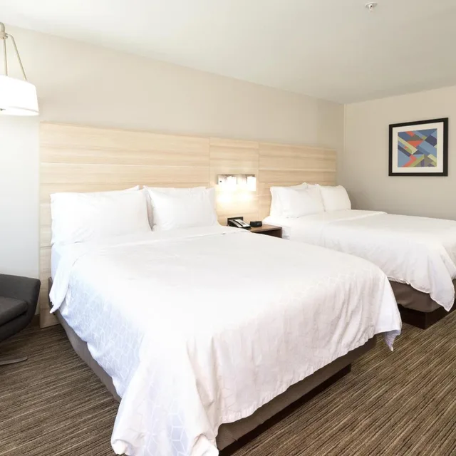 استوديو بسرير كوين لذوي الإعاقة، Holiday Inn Express And Suites Portage 5/6