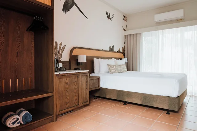 Green, Deluxe, Economy, Pool Side، The Continental Hotel 1/1