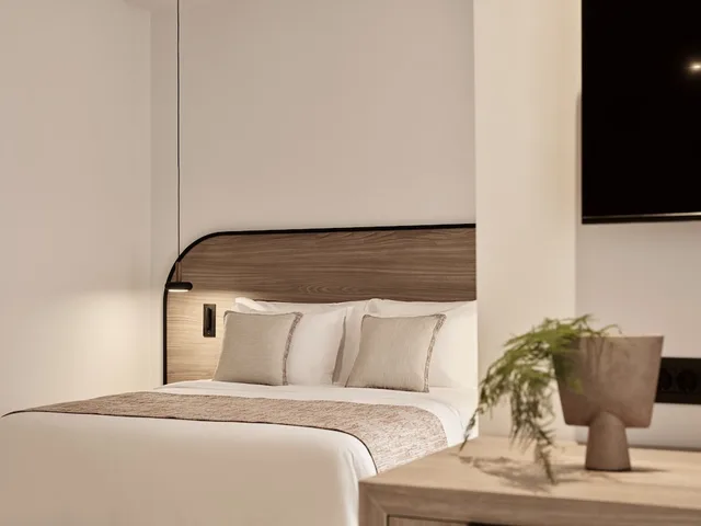 Open Plan, Suite, Queen Bed, Sofa, Private Pool، NAUMA PAROS Design Boutique Hotel Adults Only 4/9