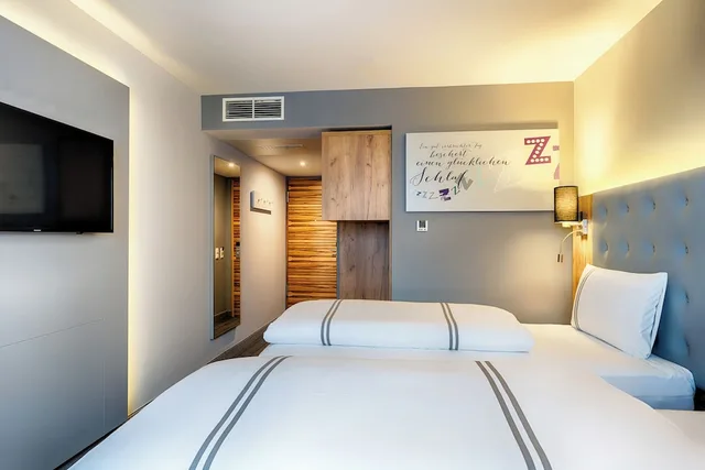غرفة بسريرين منفصلين، Premier Inn Lindau Hotel 1/5