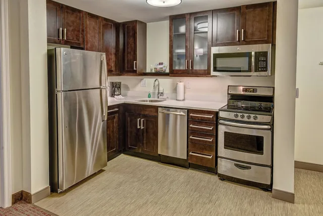 جناح بسرير كينج بغرفة نوم واحدة مع أريكة لذوي الإعاقة، Residence Inn Blacksburg University 3/4