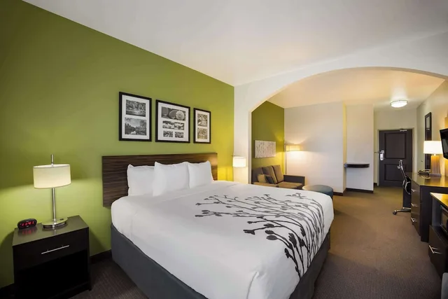 جناح، Sleep Inn & Suites Colby 4/5