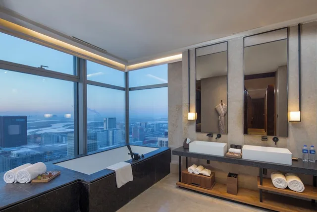 Rainbow, Family Suite, King and Twin Beds، Aoluguya Hotel 2/2