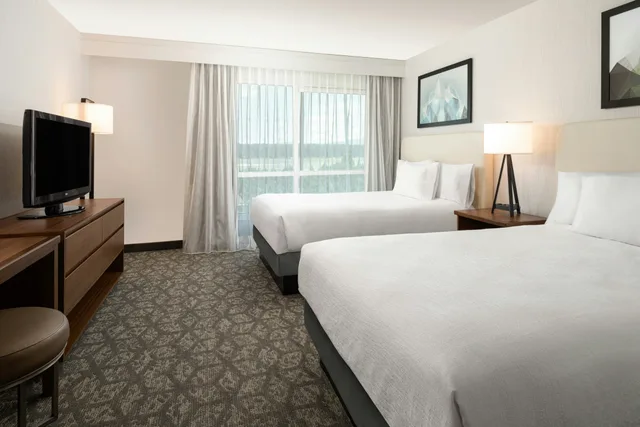 جناح بريميوم بسريرين مزدوجين، Embassy Suites by Hilton Portland Airport 1/5