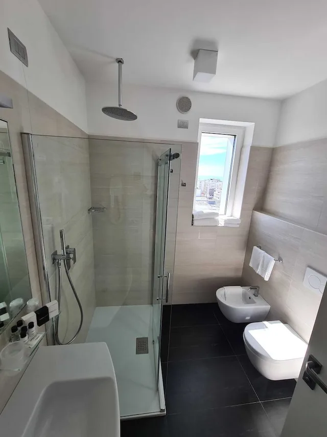 Grand, King Bed, Sea View, Hesperia Hotel & Residence 6/8