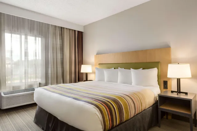 جناح بسرير كينج، Country Inn & Suites by Radisson, Austin North (Pflugerville), TX 2/3