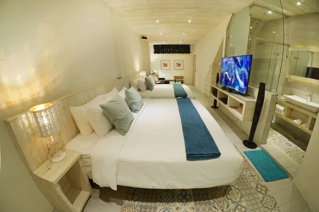 غرفة قياسية رباعية بسريرين مزدوجين، Azure Inn 7/10
