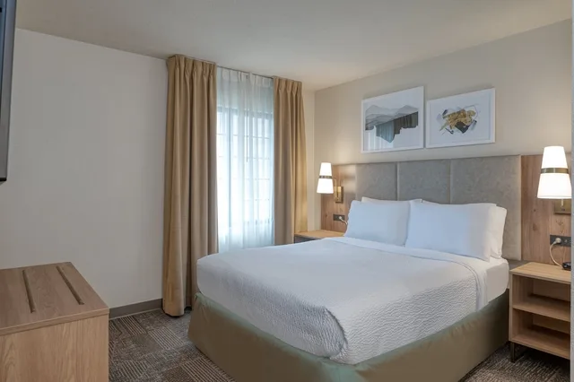 جناح بسريرين مزدوجين لذوي الإعاقة، Staybridge Allentown Bethlehem Airport Suites 3/10