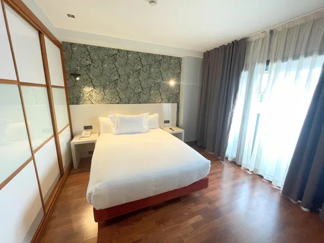غرفة بسرير كوين، San Fermin Suites 2/10