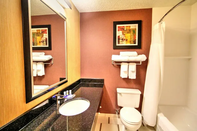 Room, Fairfield Inn Boise 2/2