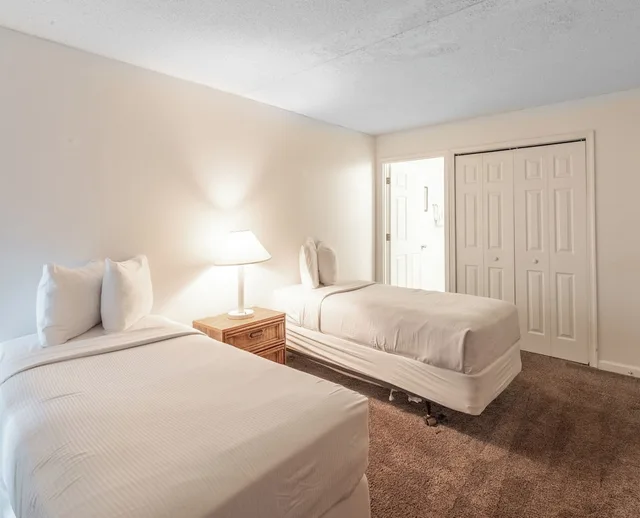 2 Bedrooms, Condo, Premium, 1 King and 2 Queen Beds, Bay View, Patio، Bay Club Resort 1/6