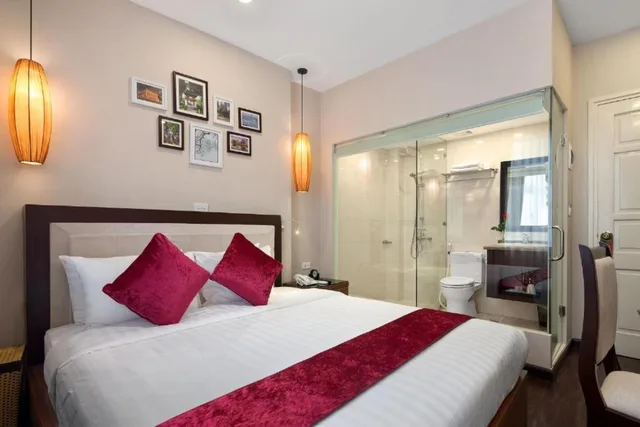 غرفة قياسية بسرير كوين، Golden Moon Suite Hotel 2/4