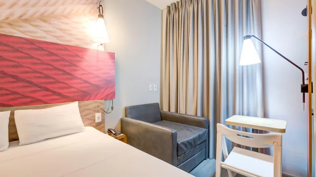 غرفة قياسية ثلاثية، Ibis Paranagua 1/4