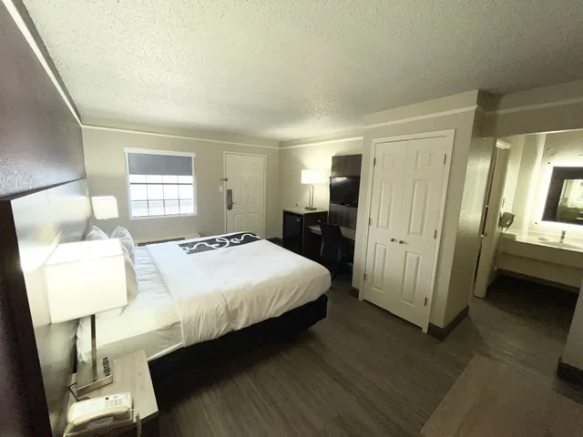 غرفة بسرير كينج، La Quinta Inn San Antonio Lackland 6/10