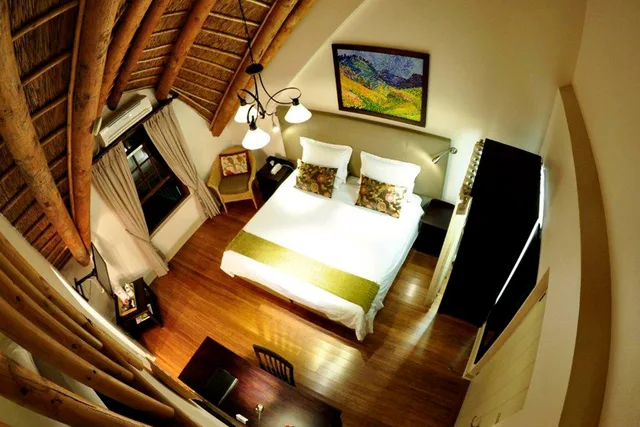 غرفة عائلية بسرير كينج وسريرين منفصلين، Oakhurst Hotel 4/8
